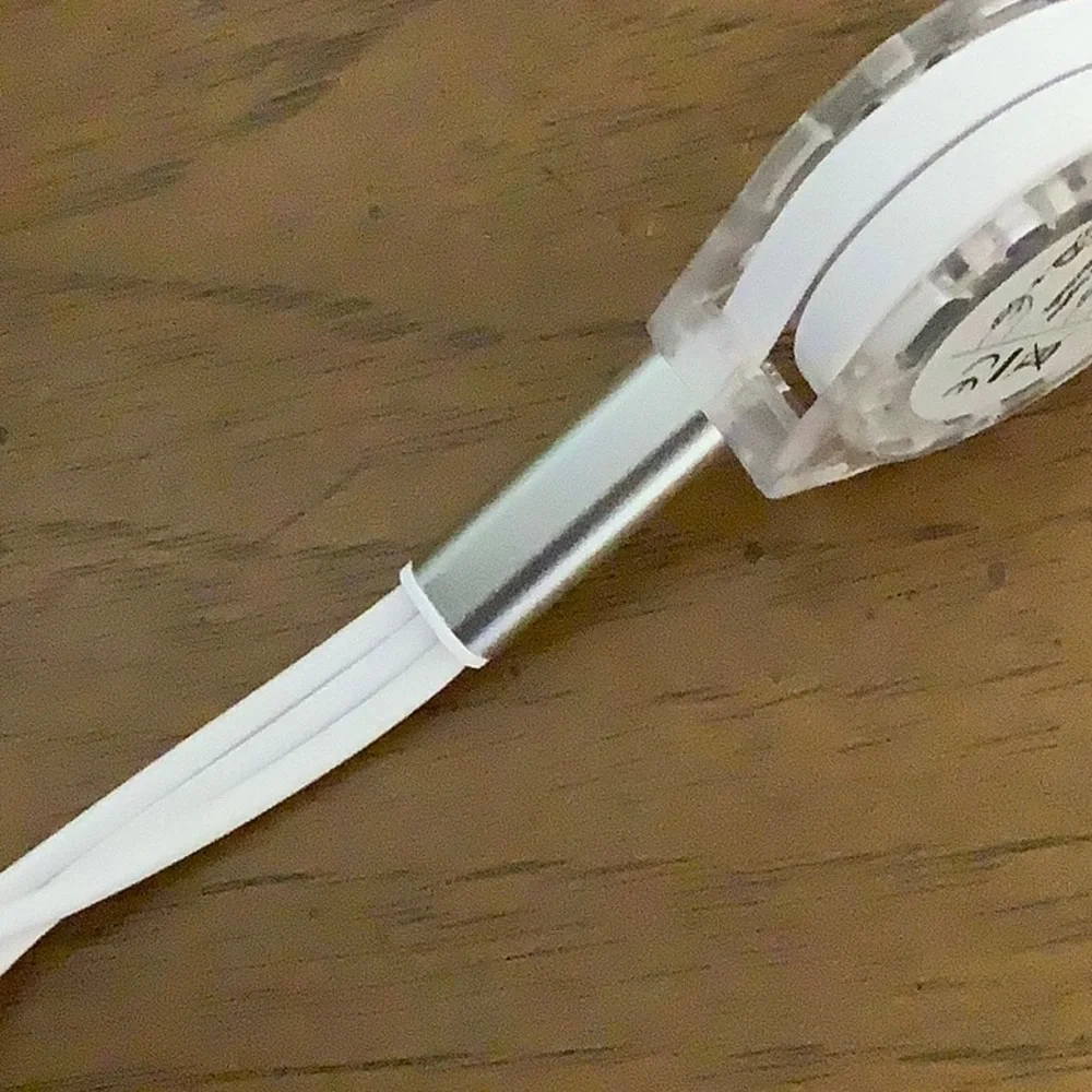 🦋 Telescopic three data cables in one, white.